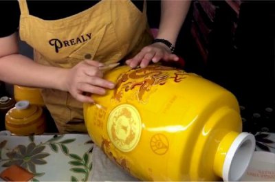 ​龙坛酒价格(钓鱼台龙坛酒)