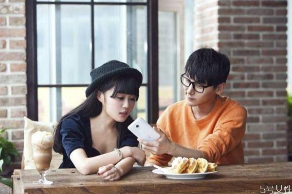 试探一个男人玩你还是爱你 用来考验男人的方法