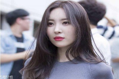 ​男生追女生时聊天频率 男生追女生时聊天技巧