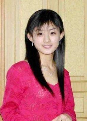 赵丽颖早年照片曝光,整没有整容一眼就看得出来