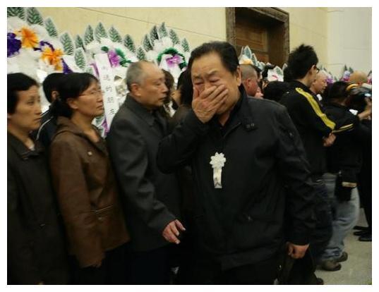 他在《西游记》中饰演十个角色,如今离开我们已整整九年!