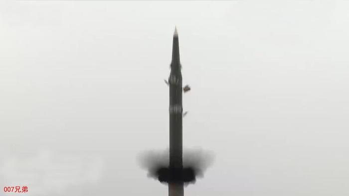 陆海通吃:火箭军东风-26真身公开,神秘弹头细节令人吃惊