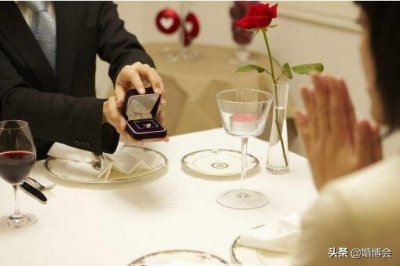 ​订婚戒指和结婚戒指的区别（科普订婚戒指和结婚戒指区别有哪些）