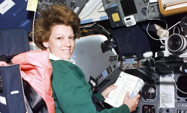 神舟十三号航天员这一次去空间站(王亚平状态很好接受采访)(7)