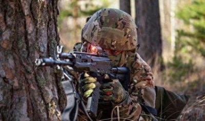 ​AK-12步枪装备俄军，弹匣容量60发，火力异常凶猛