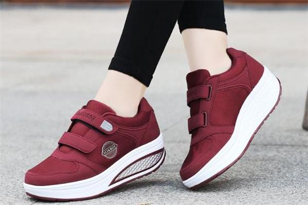 摇摇鞋的好处和坏处 当心这些隐患 摇摇鞋的好处和坏处 当心这些隐患