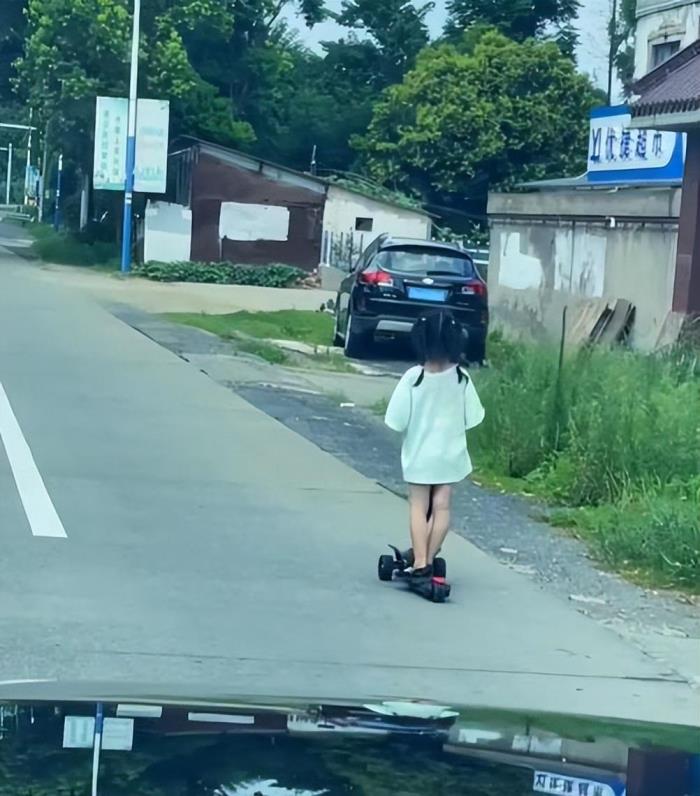 老婆一生气就离家出走怎么办（独自踩滑板离家出走）