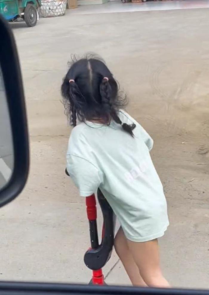 老婆一生气就离家出走怎么办（独自踩滑板离家出走）