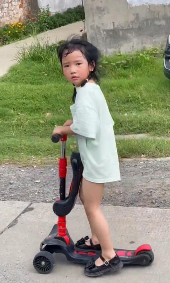 老婆一生气就离家出走怎么办（独自踩滑板离家出走）