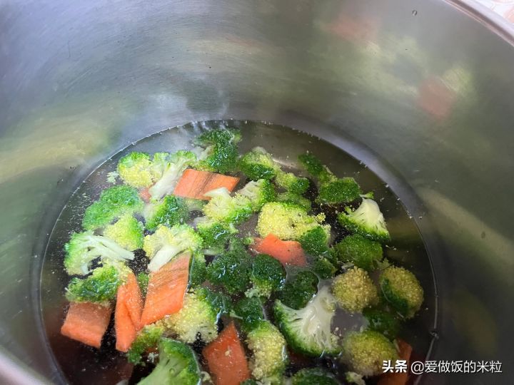 素炒西兰花怎么炒好吃（清炒西蓝花教程分享）