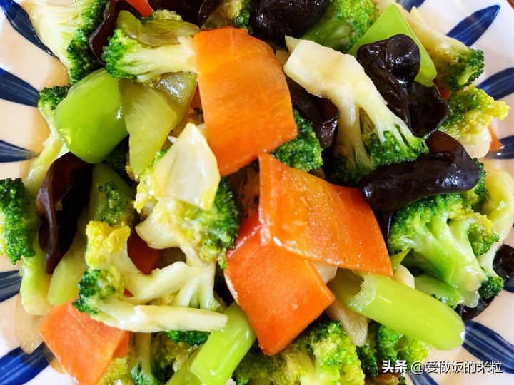 素炒西兰花怎么炒好吃（清炒西蓝花教程分享）