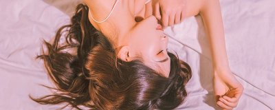 ​肤色黑的人染黑茶色显白吗