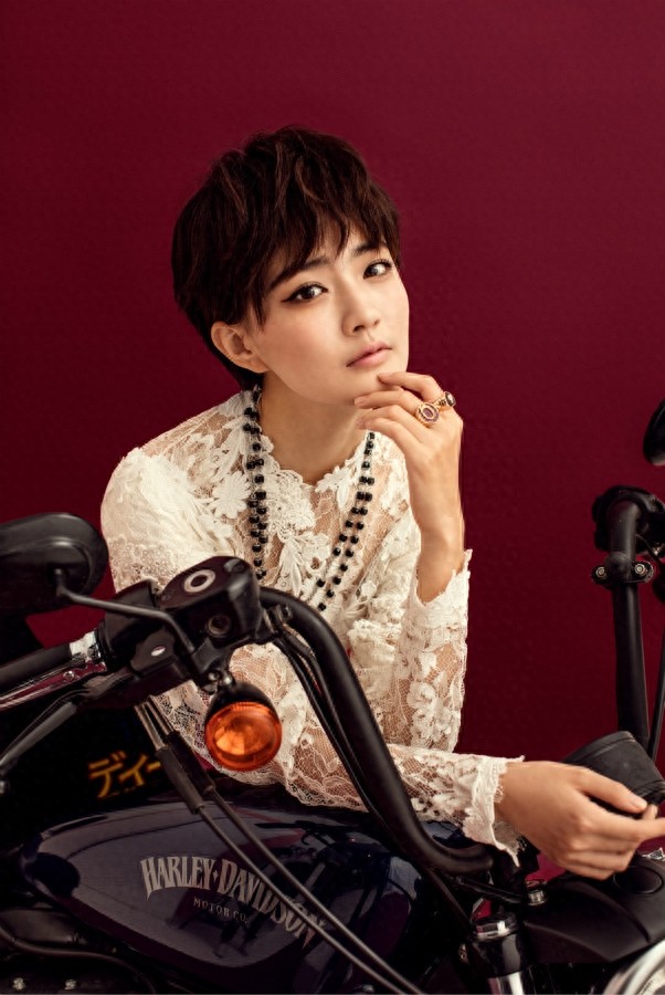 徐璐化身机车少女，短发变身少女攻