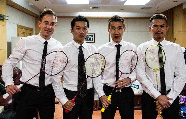 最贵的羽毛球价格表（天价羽毛球拍卖情怀可以接受）(5)