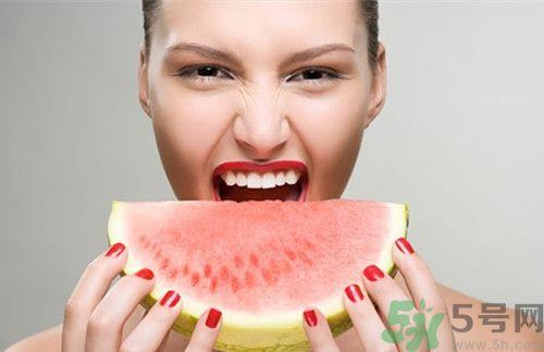 冬天可以吃西瓜吗?冬天吃西瓜的好处 冬天可以吃西瓜吗?冬天吃西瓜的好处